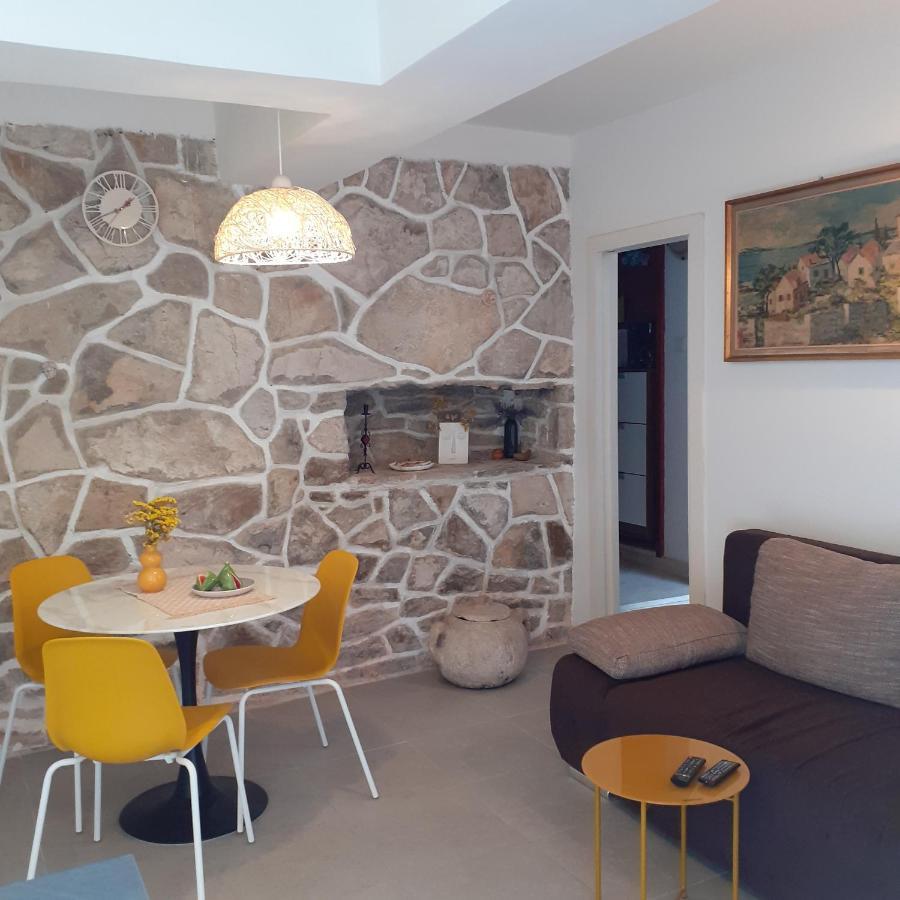 Apartment Vanda Splitska Εξωτερικό φωτογραφία
