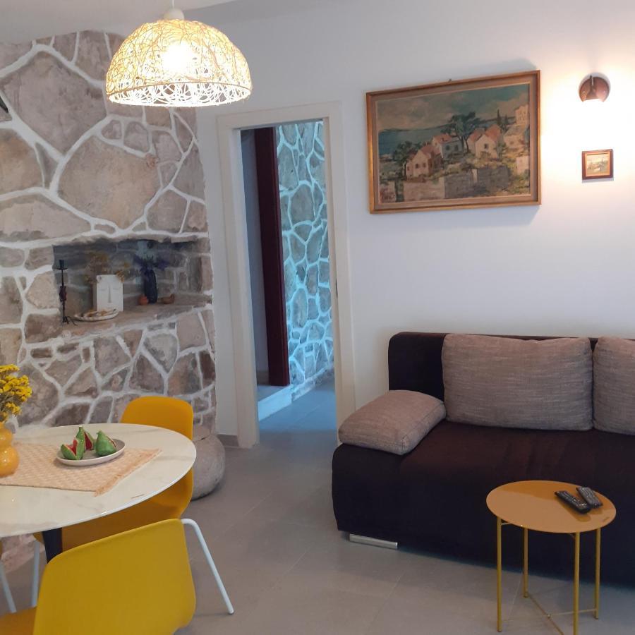 Apartment Vanda Splitska Εξωτερικό φωτογραφία