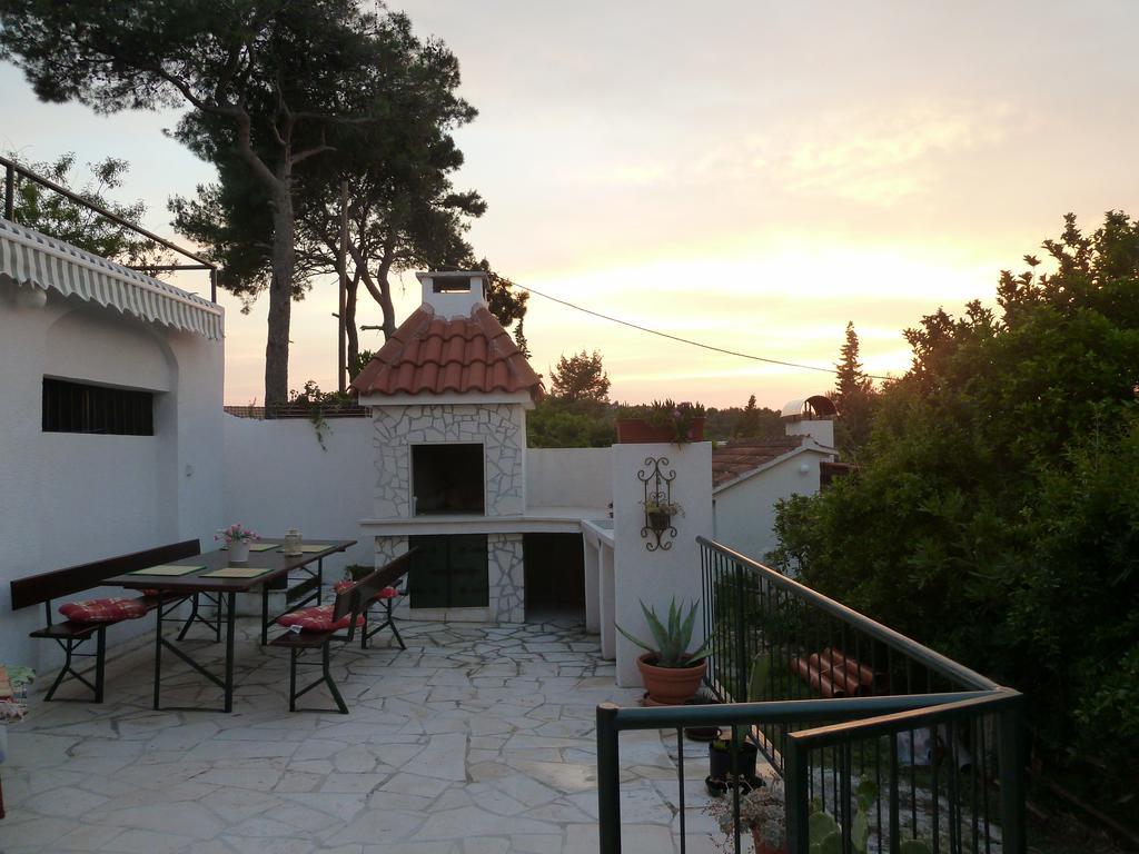 Apartment Vanda Splitska Εξωτερικό φωτογραφία